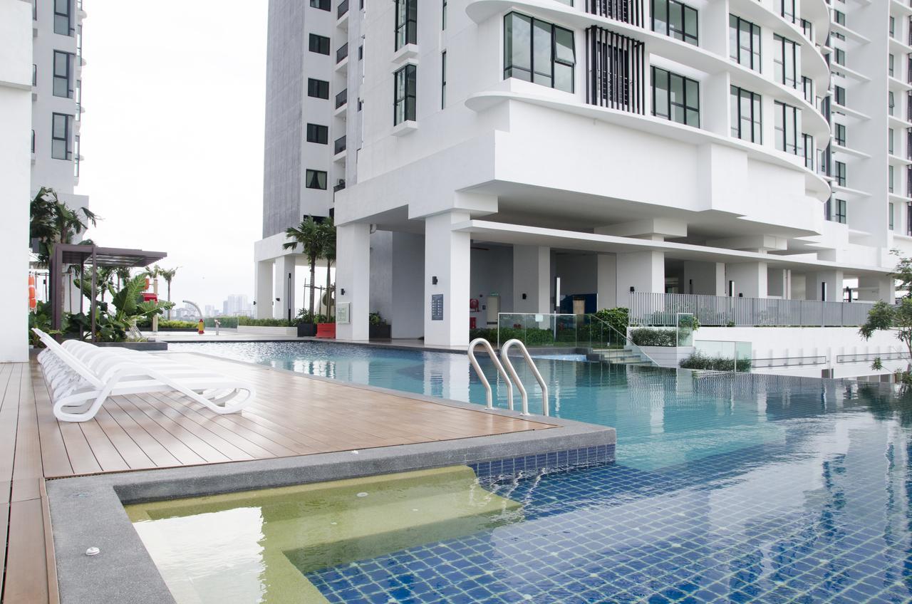Holi Southkey Art Suite Johor Bahru Exterior foto